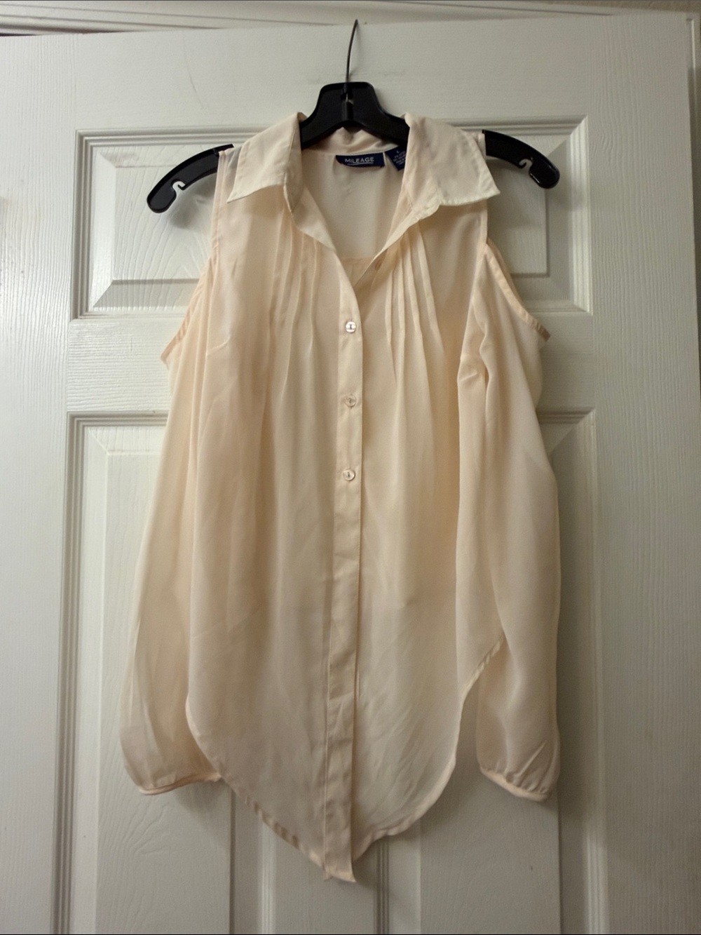 Sleeveless Collared Blouse in Soft Cream